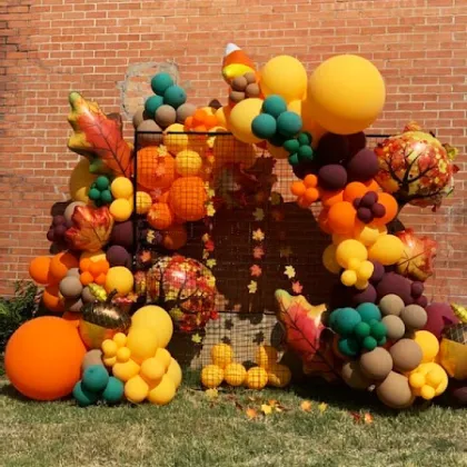 Autumn-themed Organic Balloon Arch