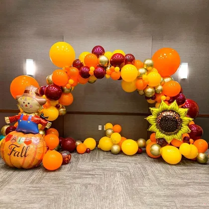 Autumn-themed Organic Balloon Arch