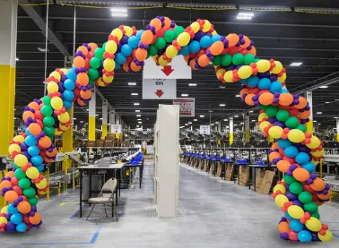 Twisting Balloon Mega Arch