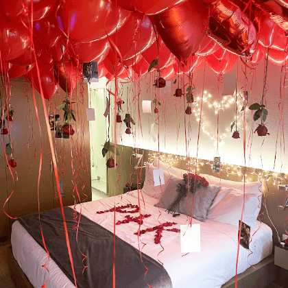 Romantic helium ceiling balloon decor inspo