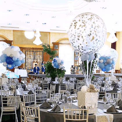 Blue and white balloon topiary centerpiece