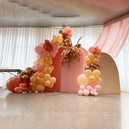 Organic demi balloon arch with panels
