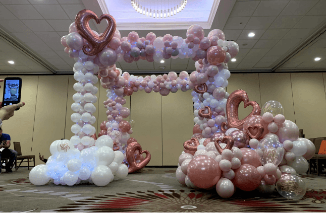 Dancefloor balloon decor inspo